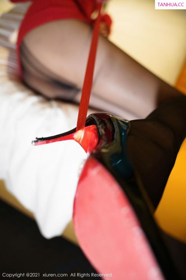葛征 哈尼宝宝 [XiuRen]高清写真图 2021.02.20 No.3113 葛征净高184cm第38张图片